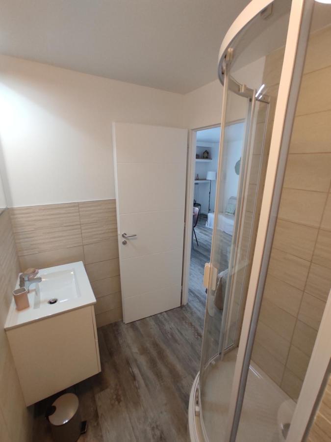 Appartement Climatise Avec Balcon,Wifi, Proche Remparts Avignon Exterior foto