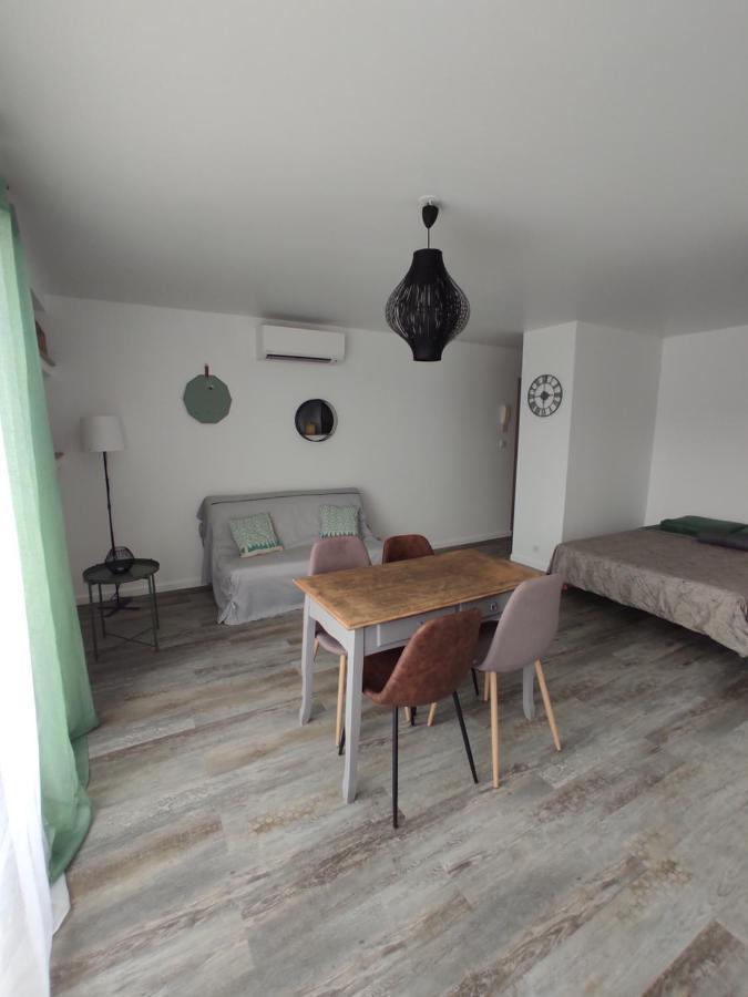 Appartement Climatise Avec Balcon,Wifi, Proche Remparts Avignon Exterior foto